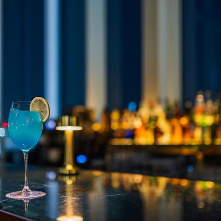 Miyako Hotel Hakata Fukuoka  Luaran gambar A Blue Hawaii cocktail