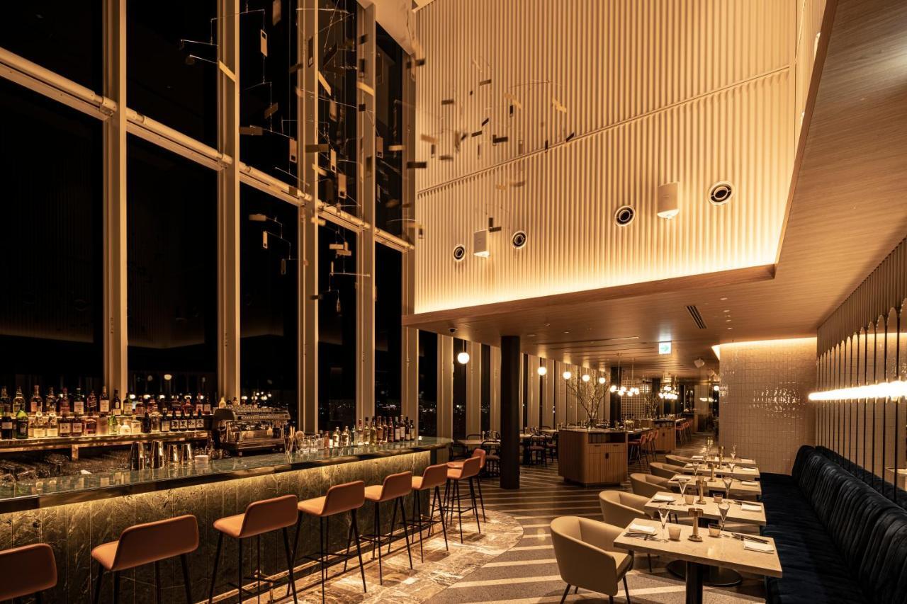 Miyako Hotel Hakata Fukuoka  Luaran gambar The bar at the 360° Sky Lounge